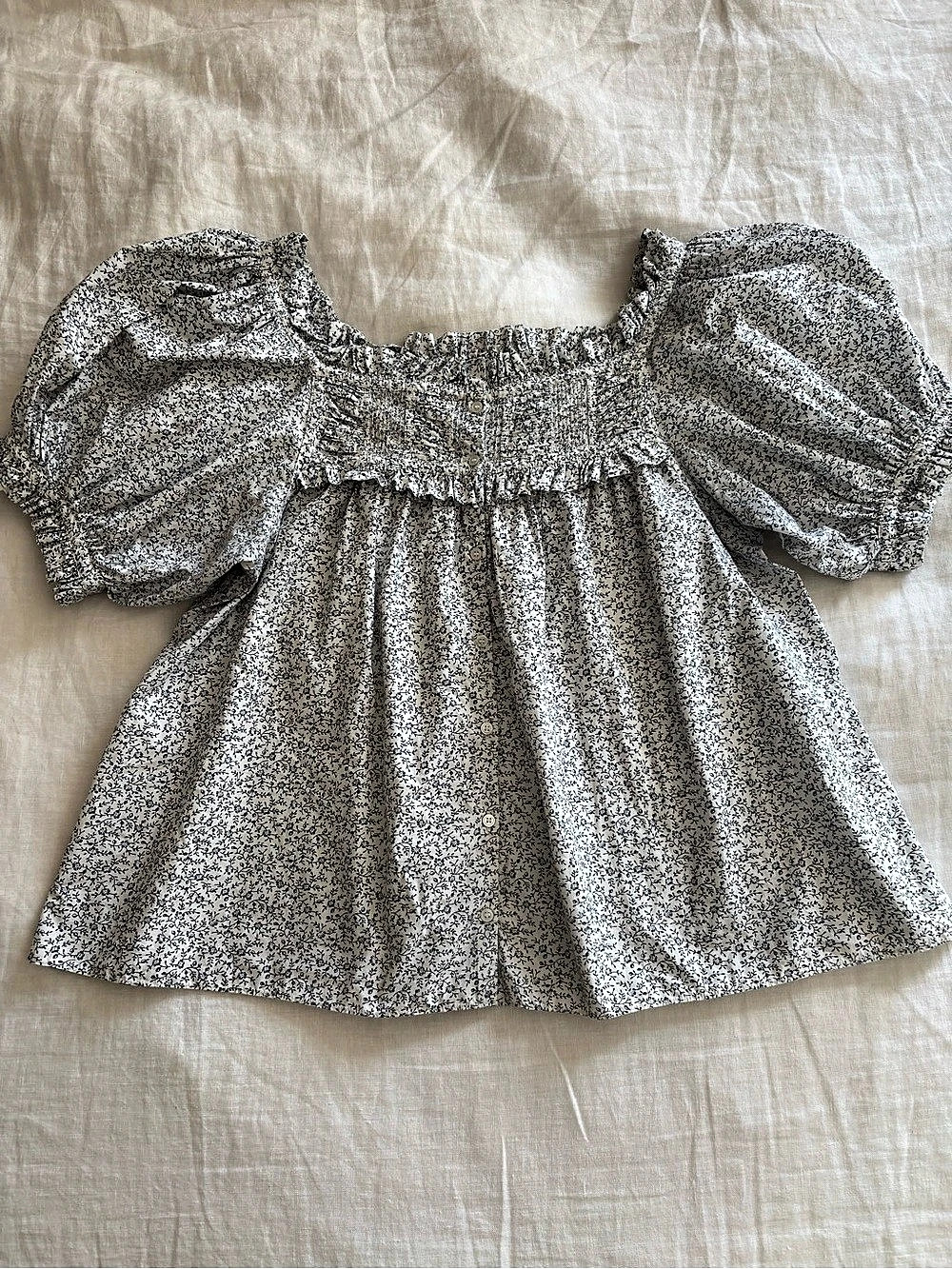 Doen Floral Cotton Blouse in White & Blue Size Medium - Picture 3 of 13